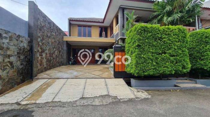 SPECIAL LISTING! Rumah area Pejaten, 3 KM, Dekat Pusat Kota, Luas 300m² LB 400m² SPECIAL LISTING! Rumah area Pejaten, 3 KM, Dekat Pusat Kota, Luas 300m² LB 400m²