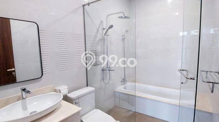 For Sale! Premium House LT 270m2 Desain Modern di Pondok Indah For Sale! Premium House LT 270m2 Desain Modern di Pondok Indah
