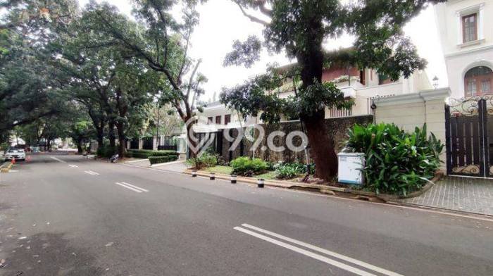 Rumah Lokasi Strategis kawasan Pondok Indah, Jakarta Selatan, LT 651m² Bangunan 1139m² Rumah Lokasi Strategis kawasan Pondok Indah, Jakarta Selatan, LT 651m² Bangunan 1139m²