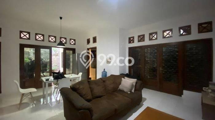 Rumah PREMIUM! di Jagakarsa, Jakarta Selatan, LT 235m² Bangunan 200m², HARGA SPESIAL Rumah PREMIUM! di Jagakarsa, Jakarta Selatan, LT 235m² Bangunan 200m², HARGA SPESIAL
