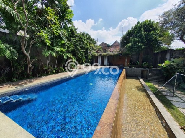 Rumah Elit Modern Tanpa Renovasi di Pejaten Jakarta Selatan Rumah Elit Modern Tanpa Renovasi di Pejaten Jakarta Selatan