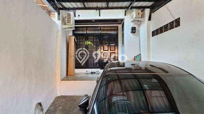 LOKASI PREMIUM! Rumah Berkembang di Cipete, Luas 80m² Bangunan 140m² LOKASI PREMIUM! Rumah Berkembang di Cipete, Luas 80m² Bangunan 140m²