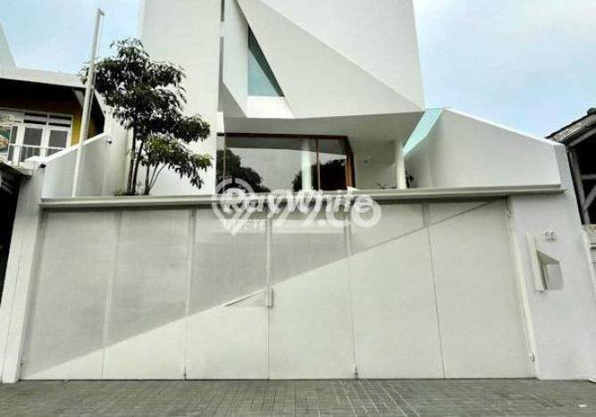 Rumah Siap Huni lokasi Bendungan Hilir, Jakarta Pusat, LT 143m² Bangunan 500m² Rumah Siap Huni lokasi Bendungan Hilir, Jakarta Pusat, LT 143m² Bangunan 500m²