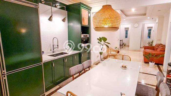 Rumah 4 Kamar di Pinggir Kota Cipete, Jakarta Selatan - Lokasi Premium Rumah 4 Kamar di Pinggir Kota Cipete, Jakarta Selatan - Lokasi Premium