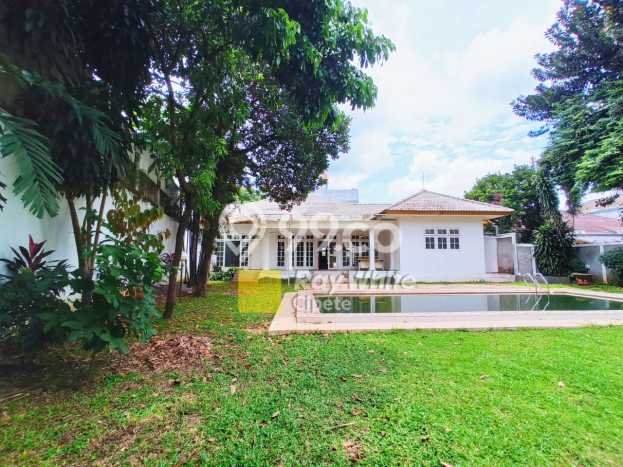 BEST OFFER! Rumah Nyaman di Ampera, Luas 2595m² Bangunan 1400m² BEST OFFER! Rumah Nyaman di Ampera, Luas 2595m² Bangunan 1400m²