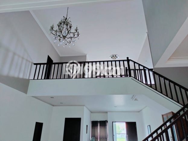 Rumah Bagus di Araya, Malang, Luas 499m2m² Bangunan 355m2m² HARGA MENARIK! Rumah Bagus di Araya, Malang, Luas 499m2m² Bangunan 355m2m² HARGA MENARIK!