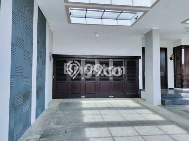 Rumah Bagus di Araya, Malang, Luas 499m2m² Bangunan 355m2m² HARGA MENARIK! Rumah Bagus di Araya, Malang, Luas 499m2m² Bangunan 355m2m² HARGA MENARIK!