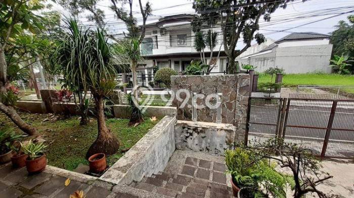 Rumah Mewah LB 220m2 Siap Huni Desain Elegan di Cigadung, Bandung Rumah Mewah LB 220m2 Siap Huni Desain Elegan di Cigadung, Bandung