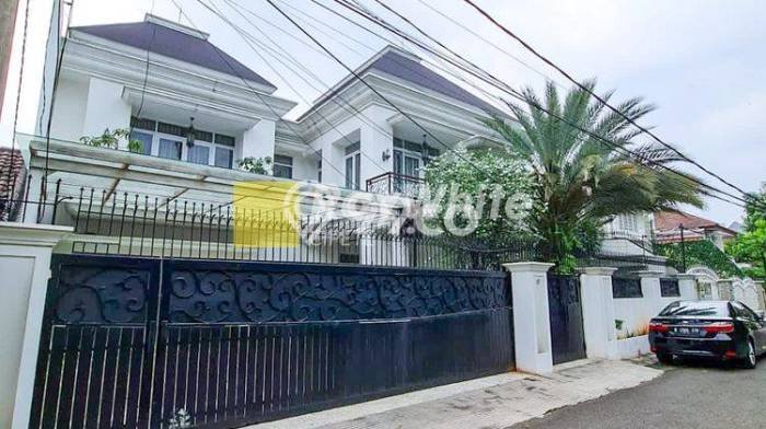 Jual Cepat Hunian Elegan Klasik di Jakarta Selatan Jual Cepat Hunian Elegan Klasik di Jakarta Selatan