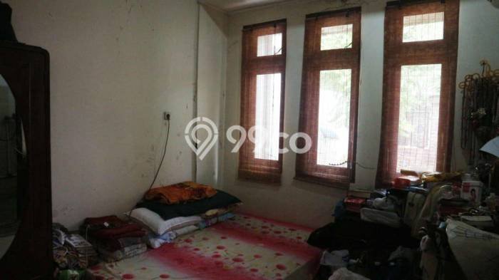 Rumah Akses Mudah di , Jakarta Timur, Luas 242m2m² LB 176m2m² Rumah Akses Mudah di , Jakarta Timur, Luas 242m2m² LB 176m2m²