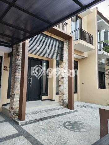 Rumah Elit Modern Tanpa Renovasi di kertajaya Surabaya Rumah Elit Modern Tanpa Renovasi di kertajaya Surabaya