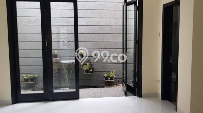 Rumah 4 KT 3 KM Dekat Rumah Sakit di Sektor 9-Bintaro, Tangerang Selatan Rumah 4 KT 3 KM Dekat Rumah Sakit di Sektor 9-Bintaro, Tangerang Selatan
