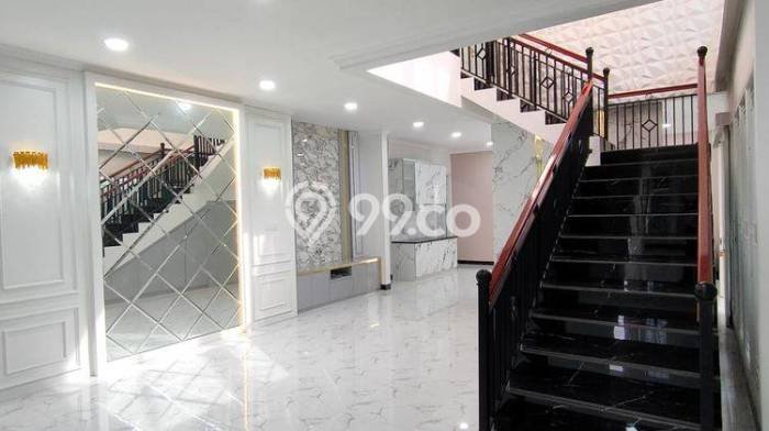Rumah di Joglo, Jakarta Barat, LT 300m² Bangunan 500m² Rumah di Joglo, Jakarta Barat, LT 300m² Bangunan 500m²