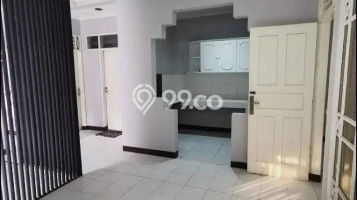 Rumah PREMIUM di Pesanggrahan, Jakarta Selatan, LT 200m² LB 120m² KESEMPATAN TERBATAS! Rumah PREMIUM di Pesanggrahan, Jakarta Selatan, LT 200m² LB 120m² KESEMPATAN TERBATAS!