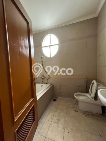 Kesempatan Langka Memiliki Rumah LT 180m² / LB 300m² di Pusat Kota Pantai Indah Kapuk, Jakarta Utara Kesempatan Langka Memiliki Rumah LT 180m² / LB 300m² di Pusat Kota Pantai Indah Kapuk, Jakarta Utara