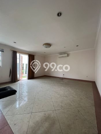 Kesempatan Langka Memiliki Rumah LT 180m² / LB 300m² di Pusat Kota Pantai Indah Kapuk, Jakarta Utara Kesempatan Langka Memiliki Rumah LT 180m² / LB 300m² di Pusat Kota Pantai Indah Kapuk, Jakarta Utara