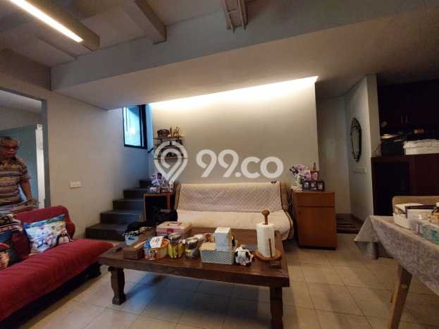PROPERTI UNGGULAN! Rumah Strategis di Ciputat, Luas 136m² LB 140m² PROPERTI UNGGULAN! Rumah Strategis di Ciputat, Luas 136m² LB 140m²