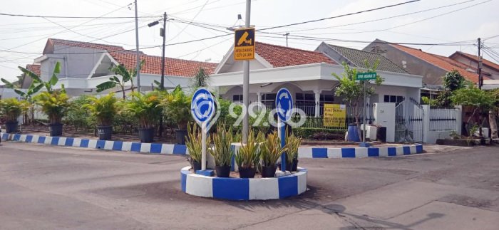Investasi Menjanjikan 4 Kamar Tidur Akses Mudah di Kawasan Prospektif Wonocolo, Surabaya Investasi Menjanjikan 4 Kamar Tidur Akses Mudah di Kawasan Prospektif Wonocolo, Surabaya