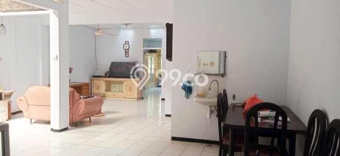 Investasi Menjanjikan 4 Kamar Tidur Akses Mudah di Kawasan Prospektif Wonocolo, Surabaya Investasi Menjanjikan 4 Kamar Tidur Akses Mudah di Kawasan Prospektif Wonocolo, Surabaya