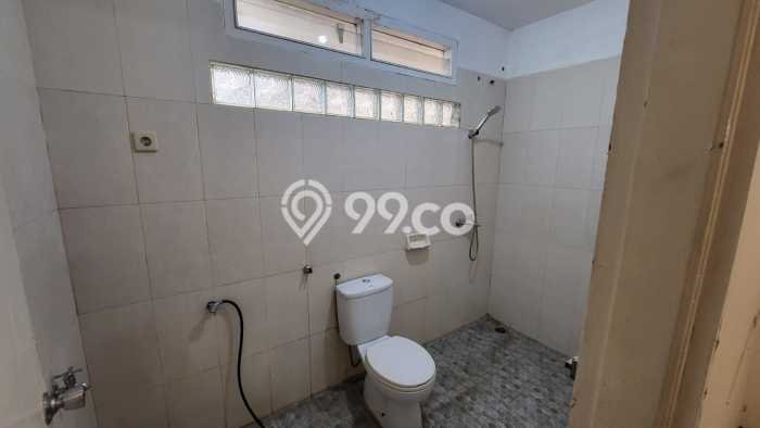 Kesempatan Investasi LT 180m² / LB 200m² di Bintaro, Dekat Pusat Kota, Jakarta Selatan Kesempatan Investasi LT 180m² / LB 200m² di Bintaro, Dekat Pusat Kota, Jakarta Selatan