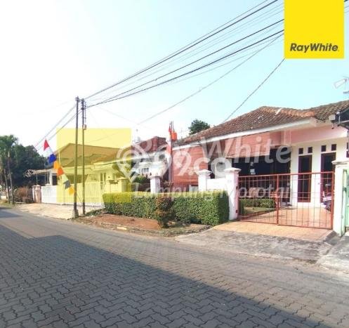 Siap Huni Rumah Mewah 4 Kamar di Way Halim Dekat ke Mana Saja Siap Huni Rumah Mewah 4 Kamar di Way Halim Dekat ke Mana Saja