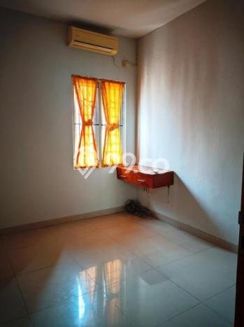 For Sale Rumah 5 Kamar Lokasi Ideal Bagus dan Strategis di Tebet For Sale Rumah 5 Kamar Lokasi Ideal Bagus dan Strategis di Tebet