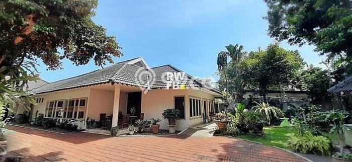 Rumah Elit Modern Tanpa Renovasi di Cipete Jakarta Selatan Rumah Elit Modern Tanpa Renovasi di Cipete Jakarta Selatan