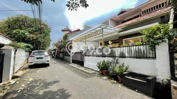 Rumah LT 141m² Harga Menarik di Tebet, Jakarta Selatan Rumah LT 141m² Harga Menarik di Tebet, Jakarta Selatan