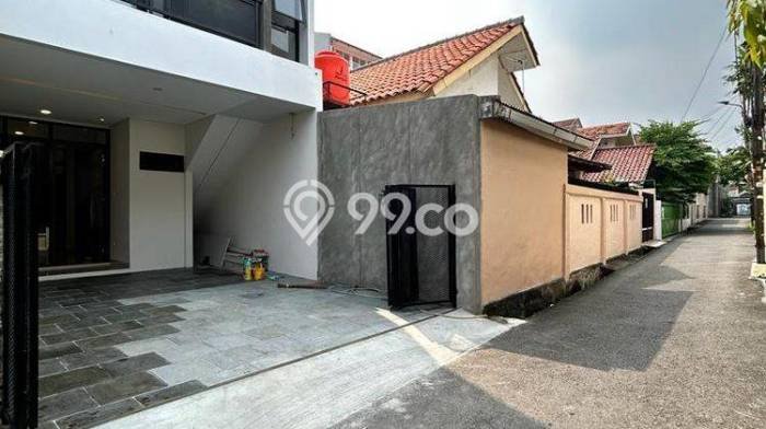 Kesempatan Langka Memiliki Rumah LT 62m² / LB 170m² di Kawasan Komersial Tebet, Jakarta Selatan Kesempatan Langka Memiliki Rumah LT 62m² / LB 170m² di Kawasan Komersial Tebet, Jakarta Selatan