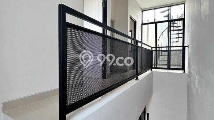 Kesempatan Langka Memiliki Rumah LT 62m² / LB 170m² di Kawasan Komersial Tebet, Jakarta Selatan Kesempatan Langka Memiliki Rumah LT 62m² / LB 170m² di Kawasan Komersial Tebet, Jakarta Selatan