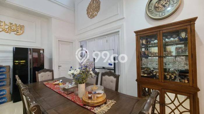 For Sale Rumah Mewah Exclusive di Tebet, Jakarta Selatan For Sale Rumah Mewah Exclusive di Tebet, Jakarta Selatan