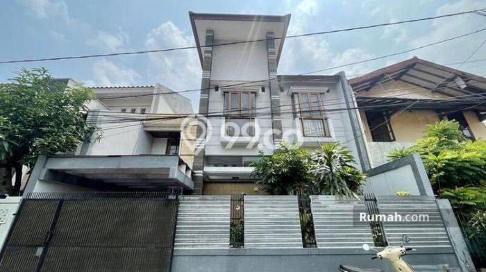 Rumah Mewah Siap Huni LT 133m2 di Tebet, Jakarta Selatan Rumah Mewah Siap Huni LT 133m2 di Tebet, Jakarta Selatan