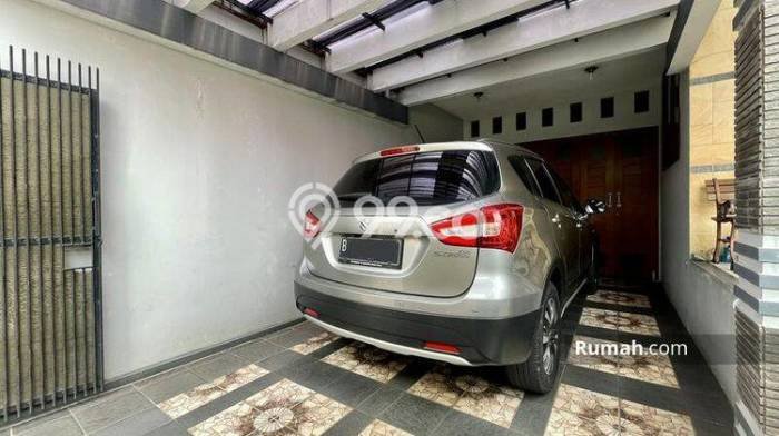 Rumah Mewah Siap Huni LT 133m2 di Tebet, Jakarta Selatan Rumah Mewah Siap Huni LT 133m2 di Tebet, Jakarta Selatan