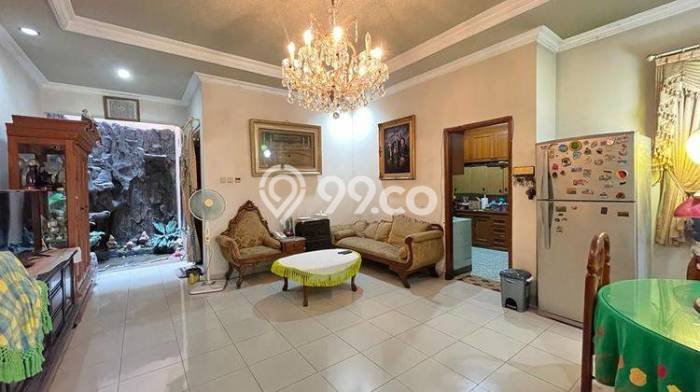 Rumah 4 KT 4 KM di Lokasi Strategis Tebet, Jakarta Selatan Rumah 4 KT 4 KM di Lokasi Strategis Tebet, Jakarta Selatan
