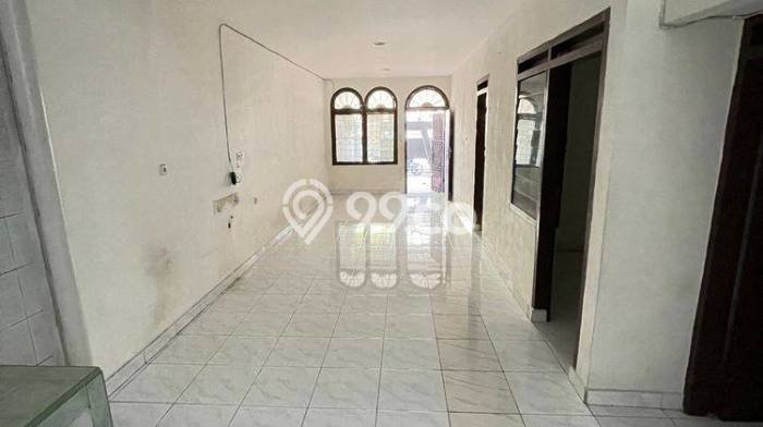 For Sale Hunian Rumah Terawat 3 Kamar di Taman Kota, Jakarta Barat For Sale Hunian Rumah Terawat 3 Kamar di Taman Kota, Jakarta Barat