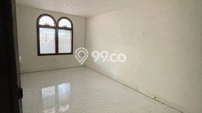 For Sale Hunian Rumah Terawat 3 Kamar di Taman Kota, Jakarta Barat For Sale Hunian Rumah Terawat 3 Kamar di Taman Kota, Jakarta Barat