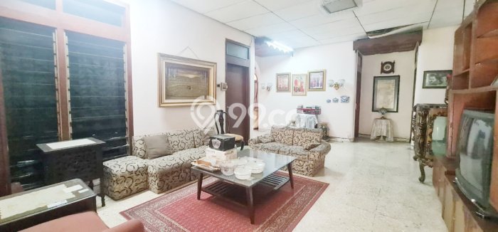 Hunian Mewah Siap Huni LT 481m2 di Mampang Prapatan, Jakarta Selatan Hunian Mewah Siap Huni LT 481m2 di Mampang Prapatan, Jakarta Selatan