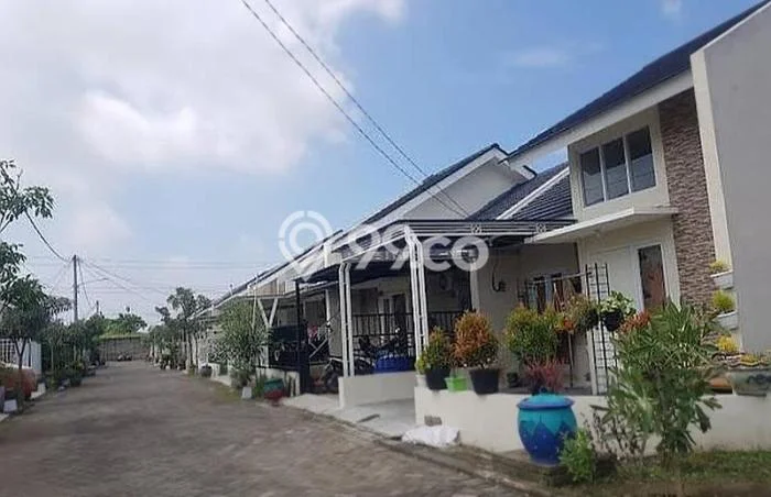 KESEMPATAN TERBAIK! Rumah Asri di Driyorejo, LT 84m2m² LB 42m2m² KESEMPATAN TERBAIK! Rumah Asri di Driyorejo, LT 84m2m² LB 42m2m²