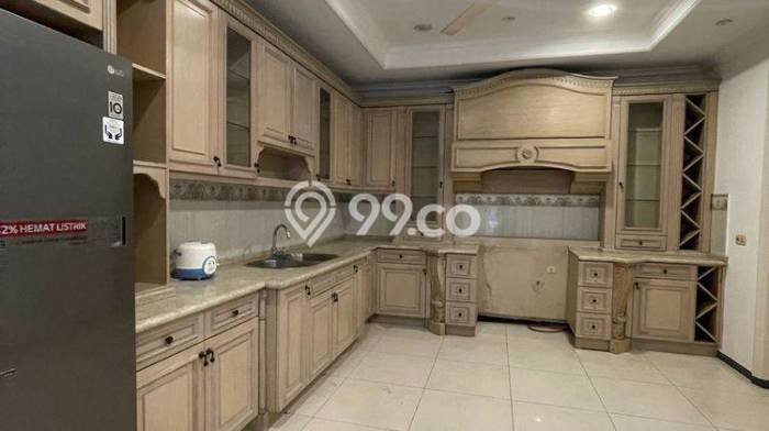 Hunian Ideal dengan LT 1000m2 & LB 850m2 Disewakan di Kemang Hunian Ideal dengan LT 1000m2 & LB 850m2 Disewakan di Kemang