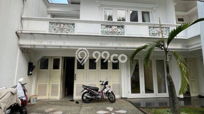 Hunian Ideal dengan LT 1000m2 & LB 850m2 Disewakan di Kemang Hunian Ideal dengan LT 1000m2 & LB 850m2 Disewakan di Kemang