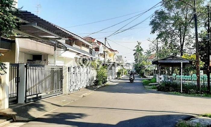 Rumah Elit LB 125m2 Siap Pakai Desain Elegan di Kedoya Baru, Jakarta Barat Rumah Elit LB 125m2 Siap Pakai Desain Elegan di Kedoya Baru, Jakarta Barat