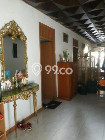 Rumah Luxury Modern Tanpa Renovasi di Salemba Jakarta Pusat Rumah Luxury Modern Tanpa Renovasi di Salemba Jakarta Pusat
