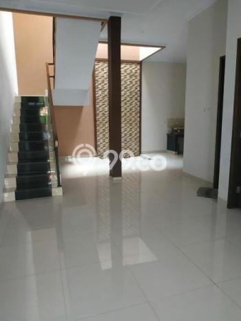 For Sale! Premium House LT 104m2 Desain Modern di Otista For Sale! Premium House LT 104m2 Desain Modern di Otista