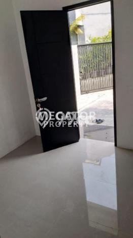 Siap Huni Rumah Mewah 15 Kamar di Karang Tengah Dekat ke Mana Pun Siap Huni Rumah Mewah 15 Kamar di Karang Tengah Dekat ke Mana Pun