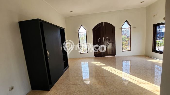 RUMAH MEWAH 1 1/2 LANTAI FULLY FURNISHED DI PERUMAHAN WIKA BALIKPAPAN RUMAH MEWAH 1 1/2 LANTAI FULLY FURNISHED DI PERUMAHAN WIKA BALIKPAPAN