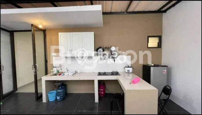 Disewakan! Rumah 3 Kamar Tidur &
2 Kamar Mandi di Sambiroto, Semarang Disewakan! Rumah 3 Kamar Tidur &
2 Kamar Mandi di Sambiroto, Semarang
