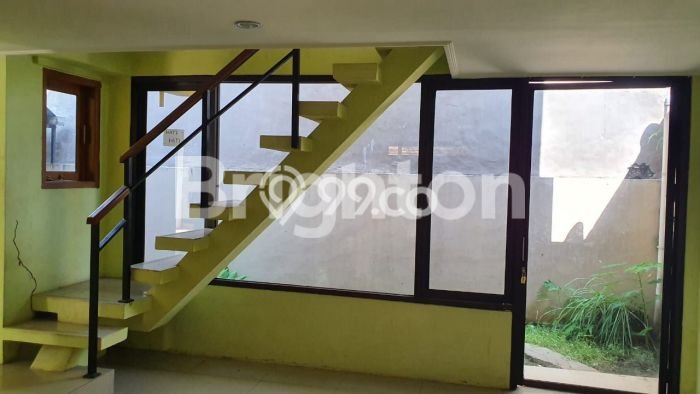 EXCLUSIVE HOME! Rumah area Sambiroto, 3 KT, Design Minimalis, Luas 172m² LB 126m² EXCLUSIVE HOME! Rumah area Sambiroto, 3 KT, Design Minimalis, Luas 172m² LB 126m²