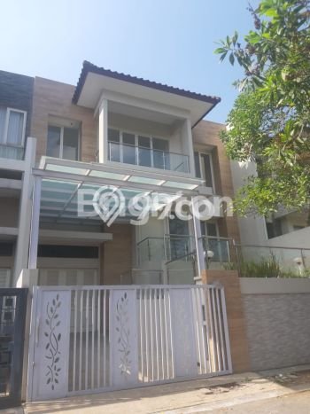 HUNIAN PILIHAN! Rumah di Jangli, 3 KT, Lingkungan Asri, LT 230m² Bangunan 400m² HUNIAN PILIHAN! Rumah di Jangli, 3 KT, Lingkungan Asri, LT 230m² Bangunan 400m²