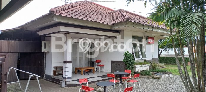RUMAH BESAR DI ROW JALAN LEBAR, JALAN UTAMA RUMAH BESAR DI ROW JALAN LEBAR, JALAN UTAMA