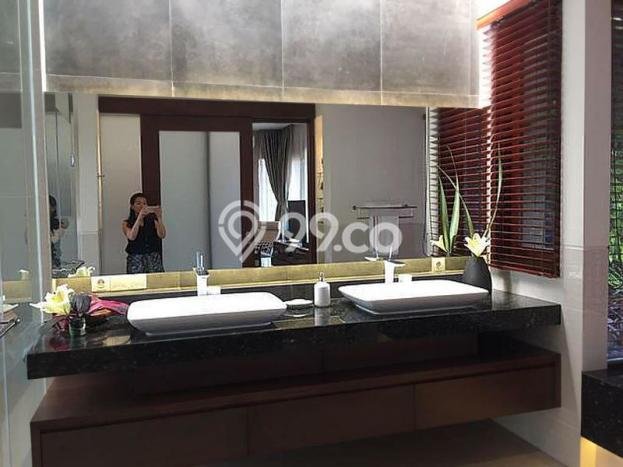 Dijual Rumah Mewah Megah Dengan View Eksklusif di Gading Serpong, Tangerang Dijual Rumah Mewah Megah Dengan View Eksklusif di Gading Serpong, Tangerang